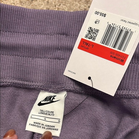 Nike Women's Nike Sportswear Phoenix Fleece Logo Shorts - Picture 5 of 6